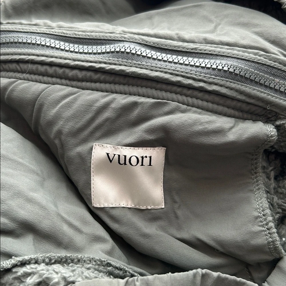 Vuori Women's Cozy Sherpa Jacket Green Fleece Jacket Olive Green Size Large - Picture 2 of 13